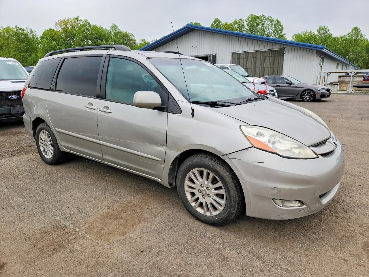 2008 TOYOTA SIENNA