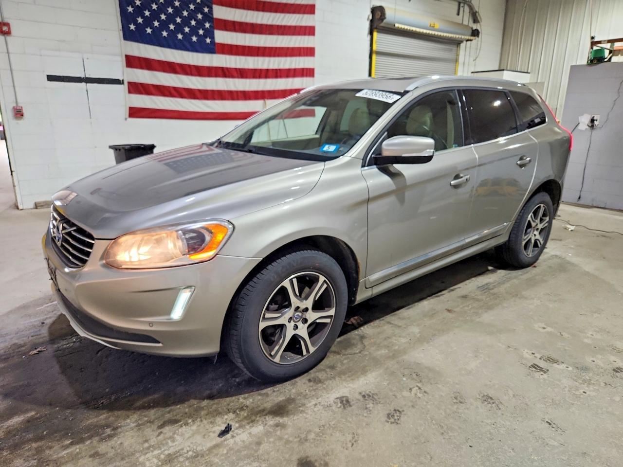 2015 VOLVO XC60