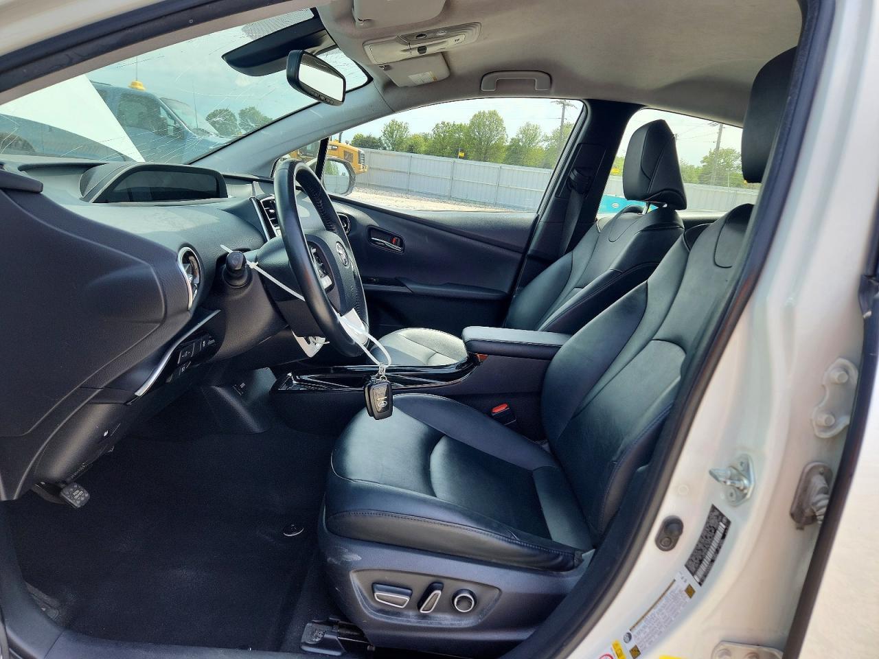 2017 TOYOTA PRIUS