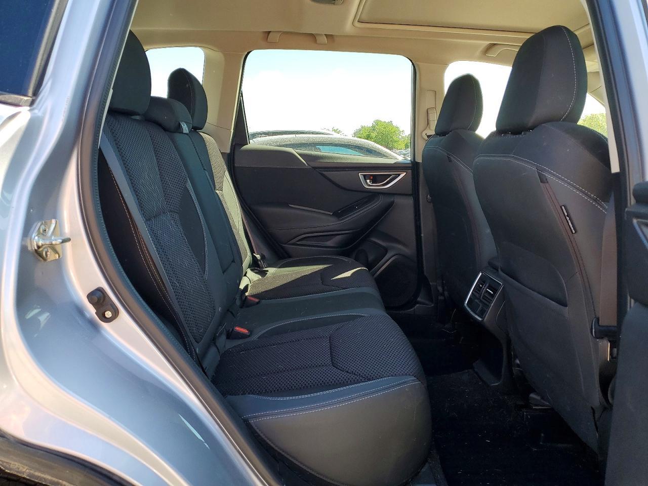 2019 SUBARU FORESTER