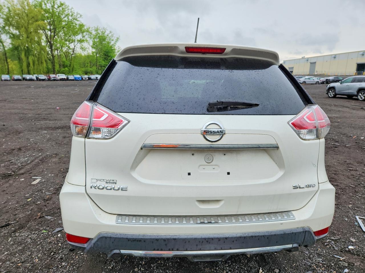 2016 NISSAN ROGUE
