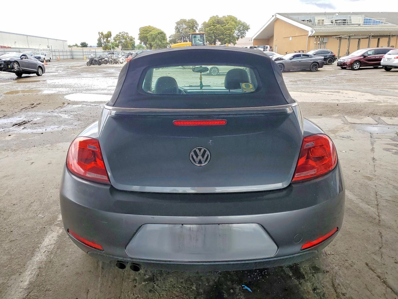 2013 VOLKSWAGEN Beetle