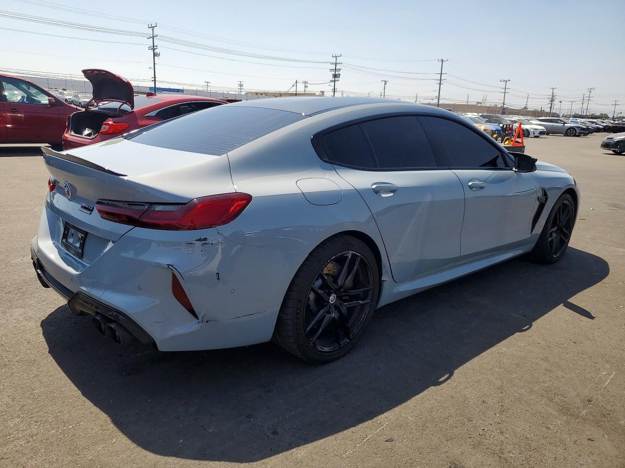 2023 BMW M8