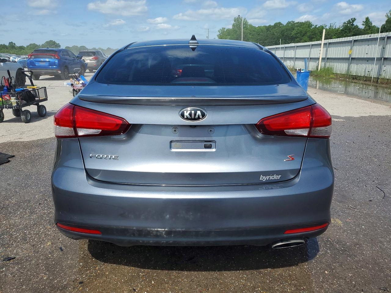 2017 KIA FORTE