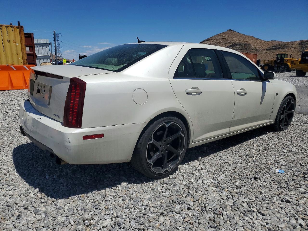 2005 CADILLAC STS