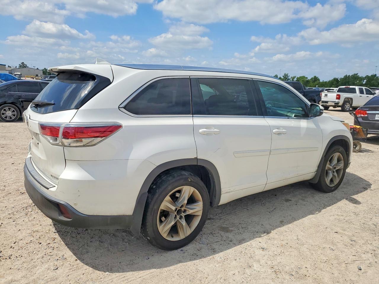 2014 TOYOTA HIGHLANDER