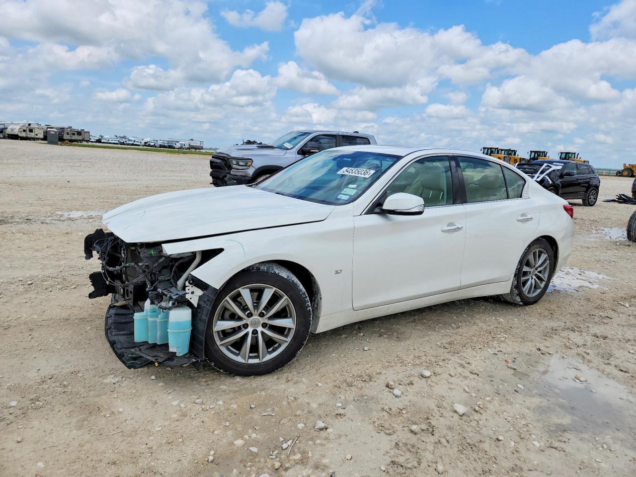 2015 INFINITI Q50