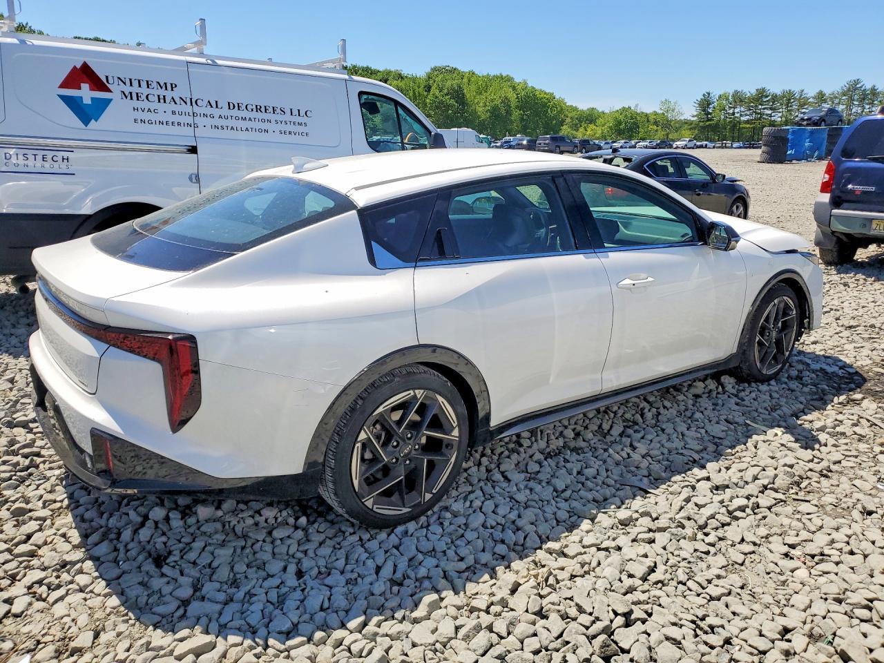 2025 KIA K4