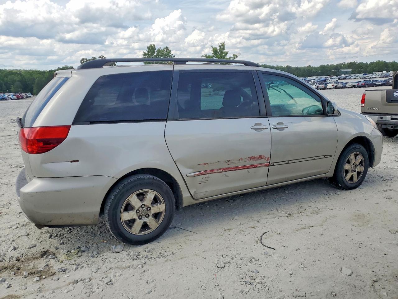 2004 TOYOTA SIENNA