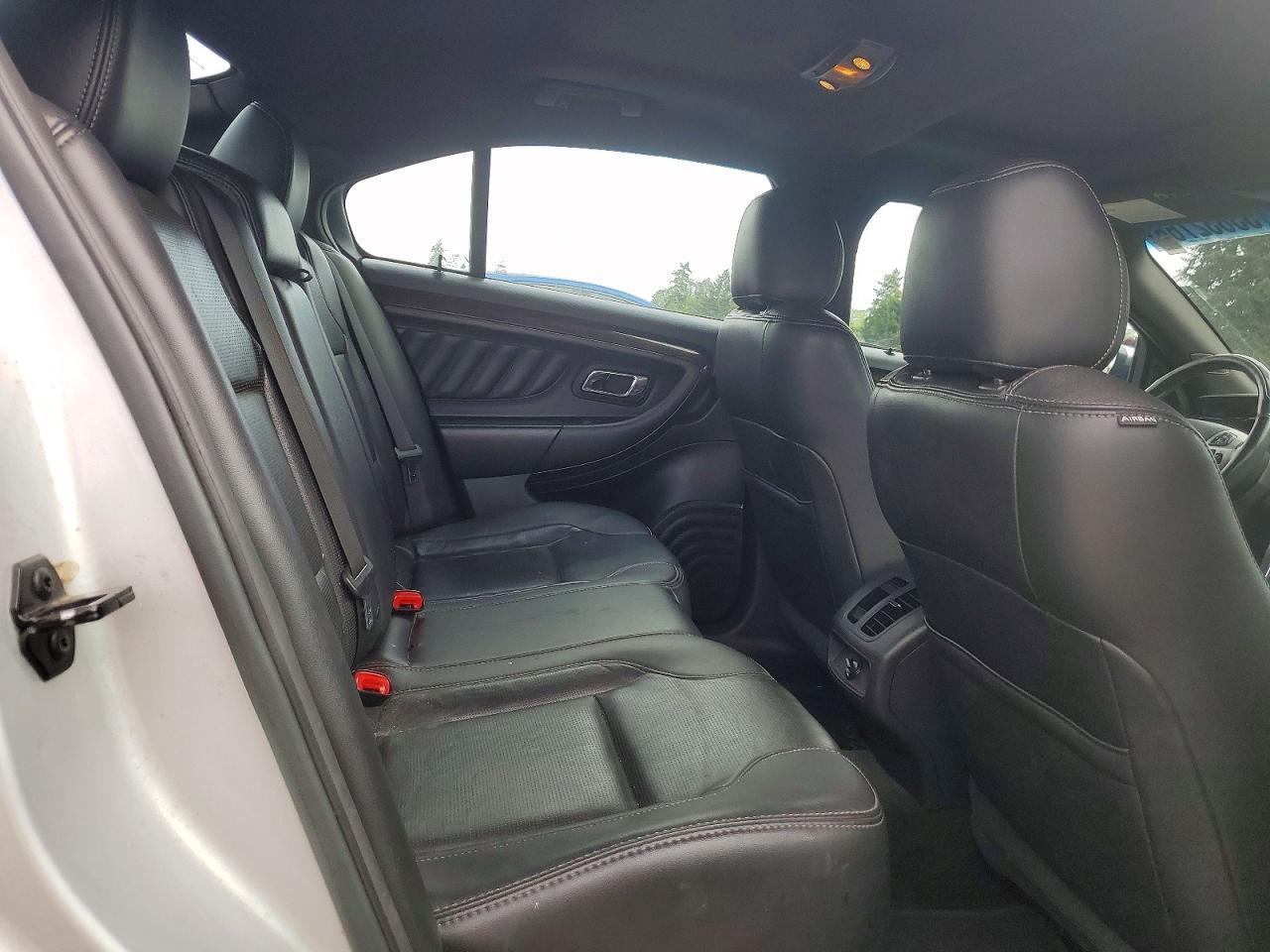 2013 FORD Taurus