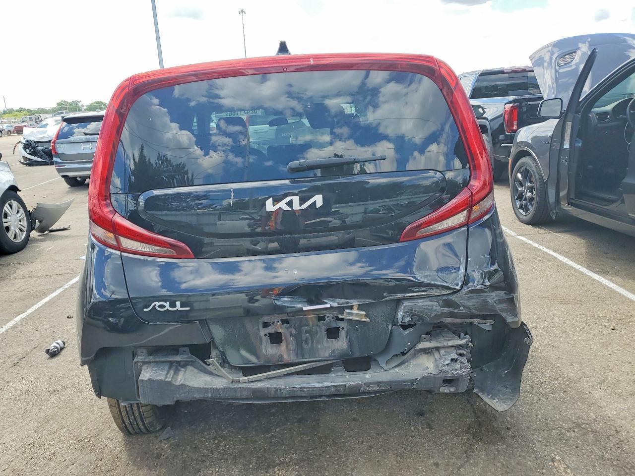2022 KIA SOUL
