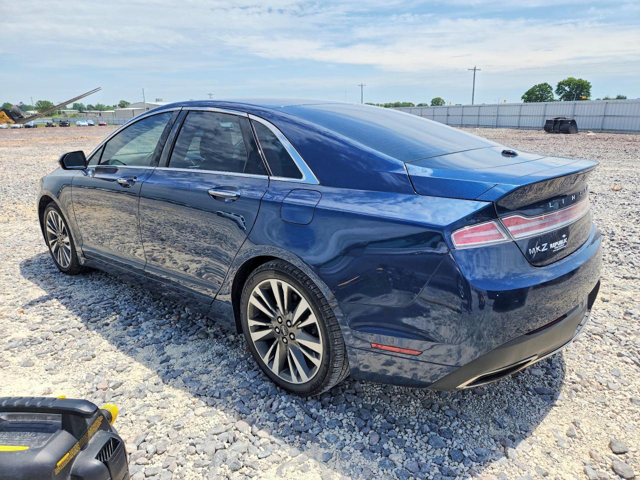 2017 LINCOLN MKZ