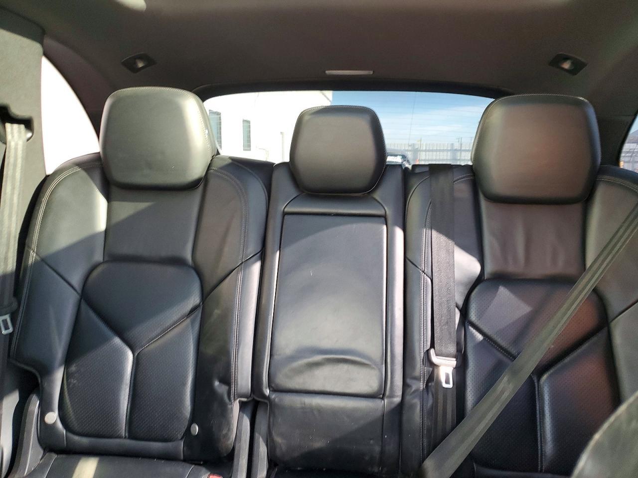 2011 PORSCHE CAYENNE
