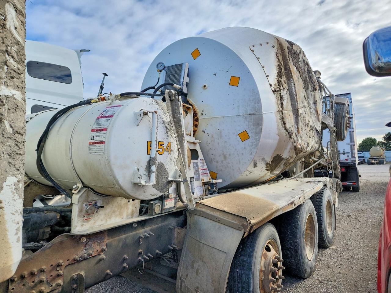 2017 MACK GRANITE