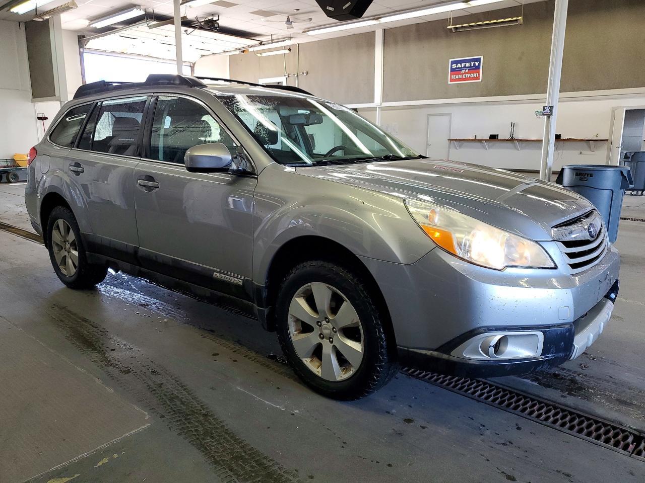 2010 SUBARU Outback