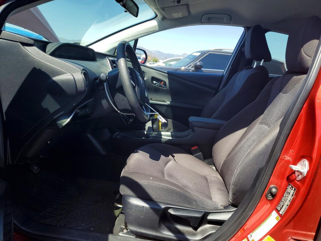 2016 TOYOTA PRIUS