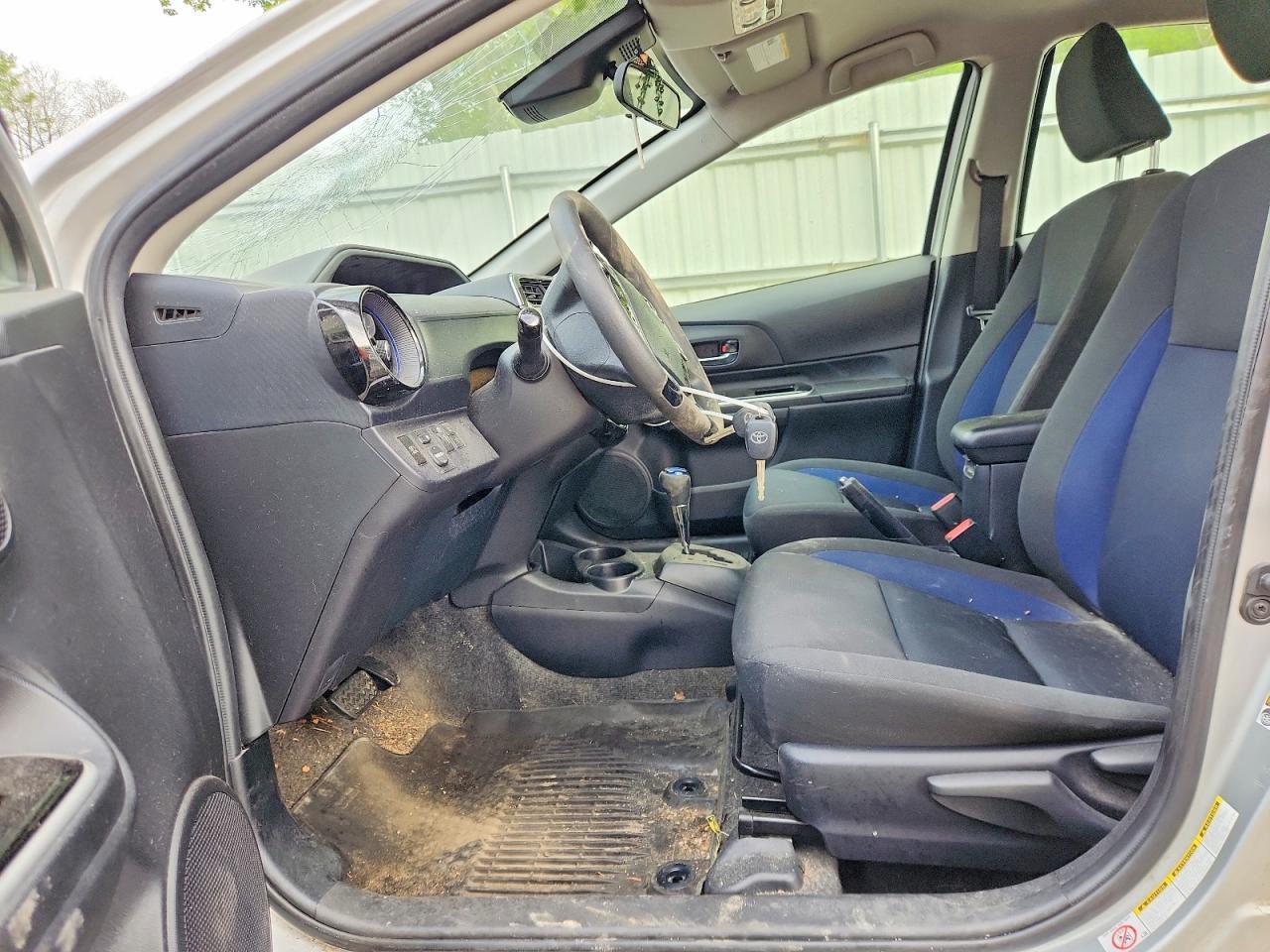 2018 TOYOTA Prius c