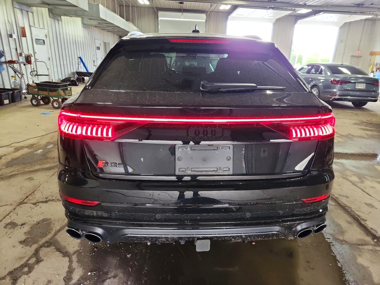 2022 AUDI SQ8