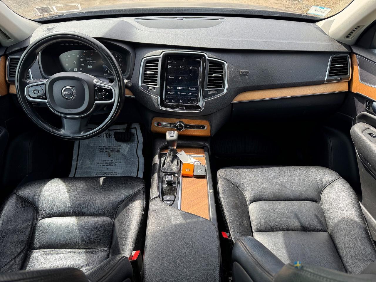 2022 VOLVO XC90