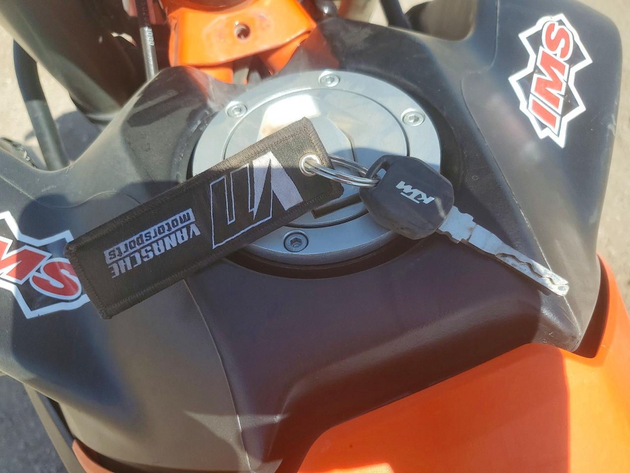 2021 KTM 890