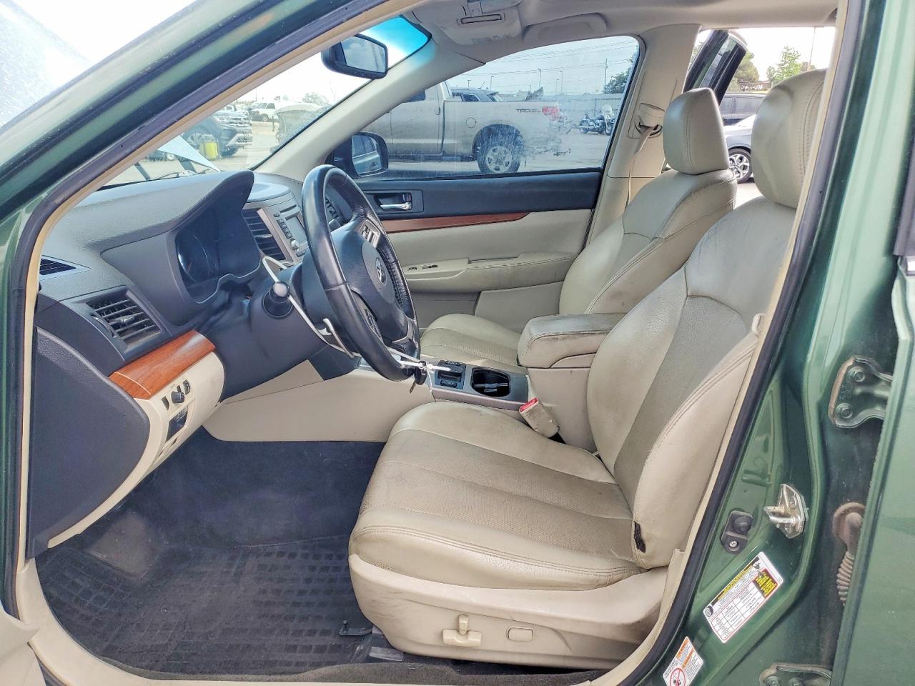 2013 SUBARU Outback