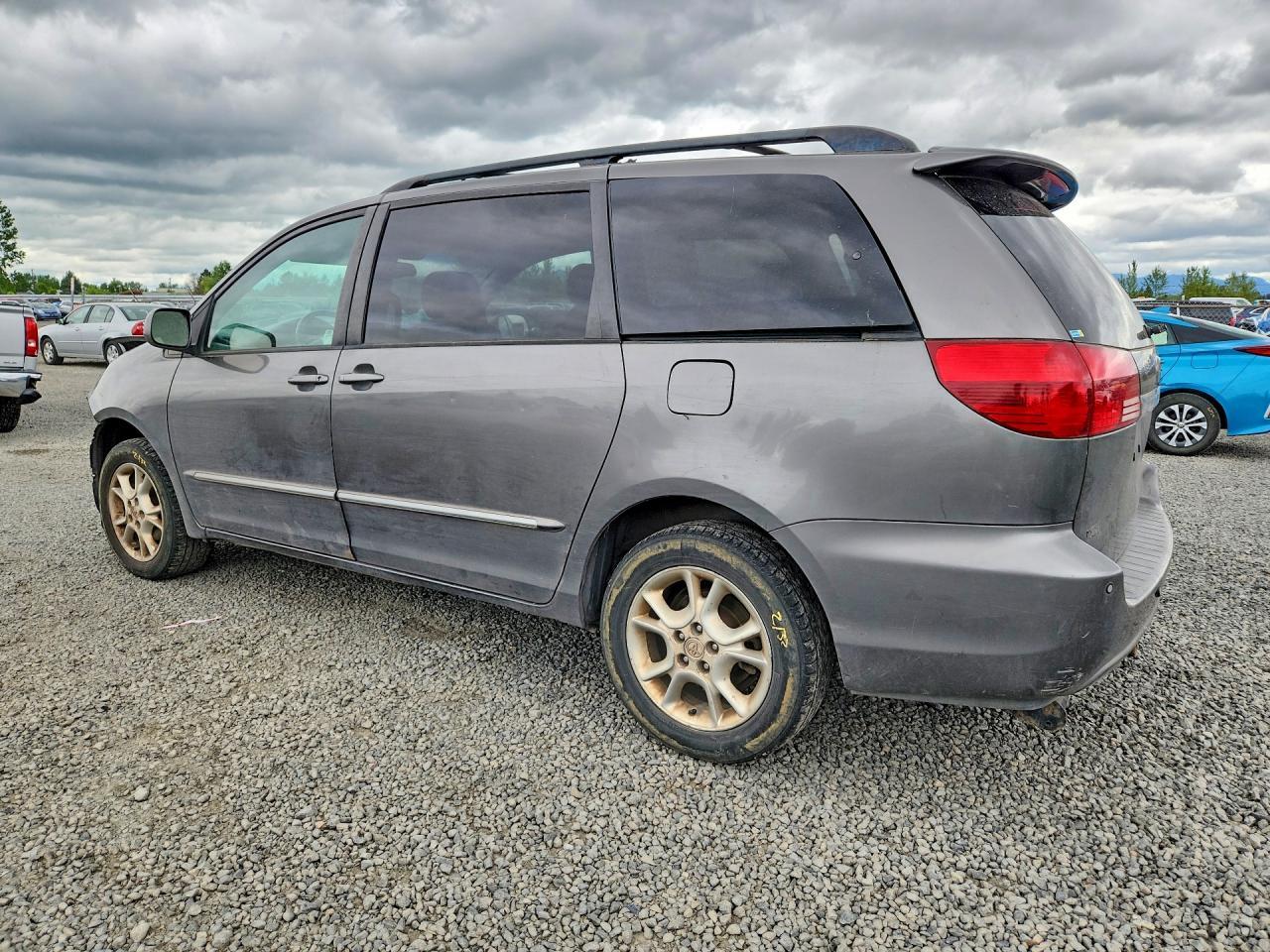 2004 TOYOTA SIENNA
