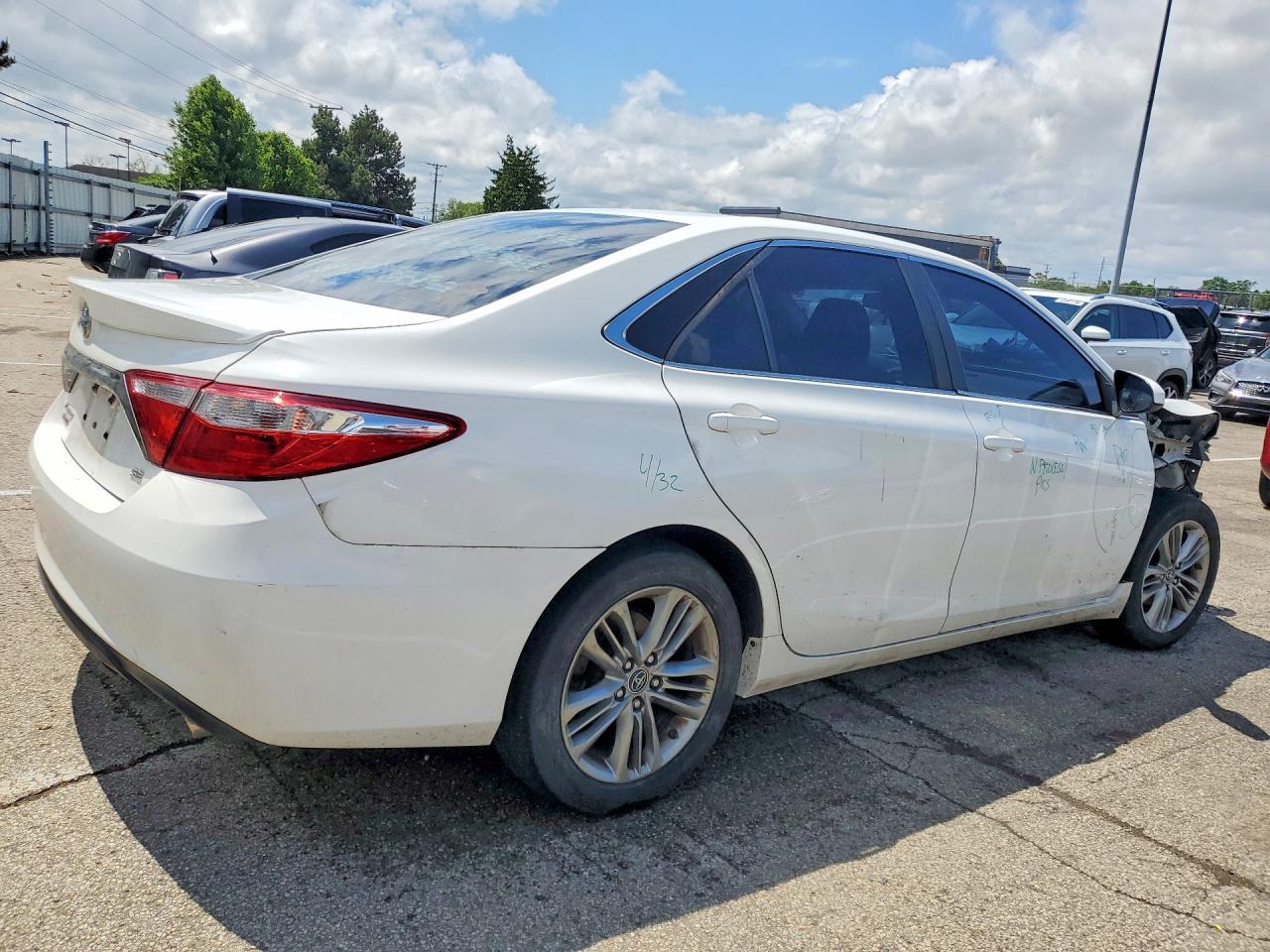 2017 TOYOTA CAMRY