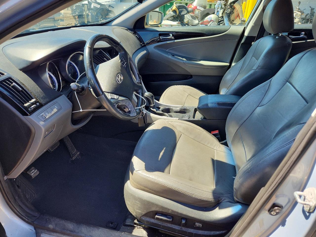2011 HYUNDAI SONATA