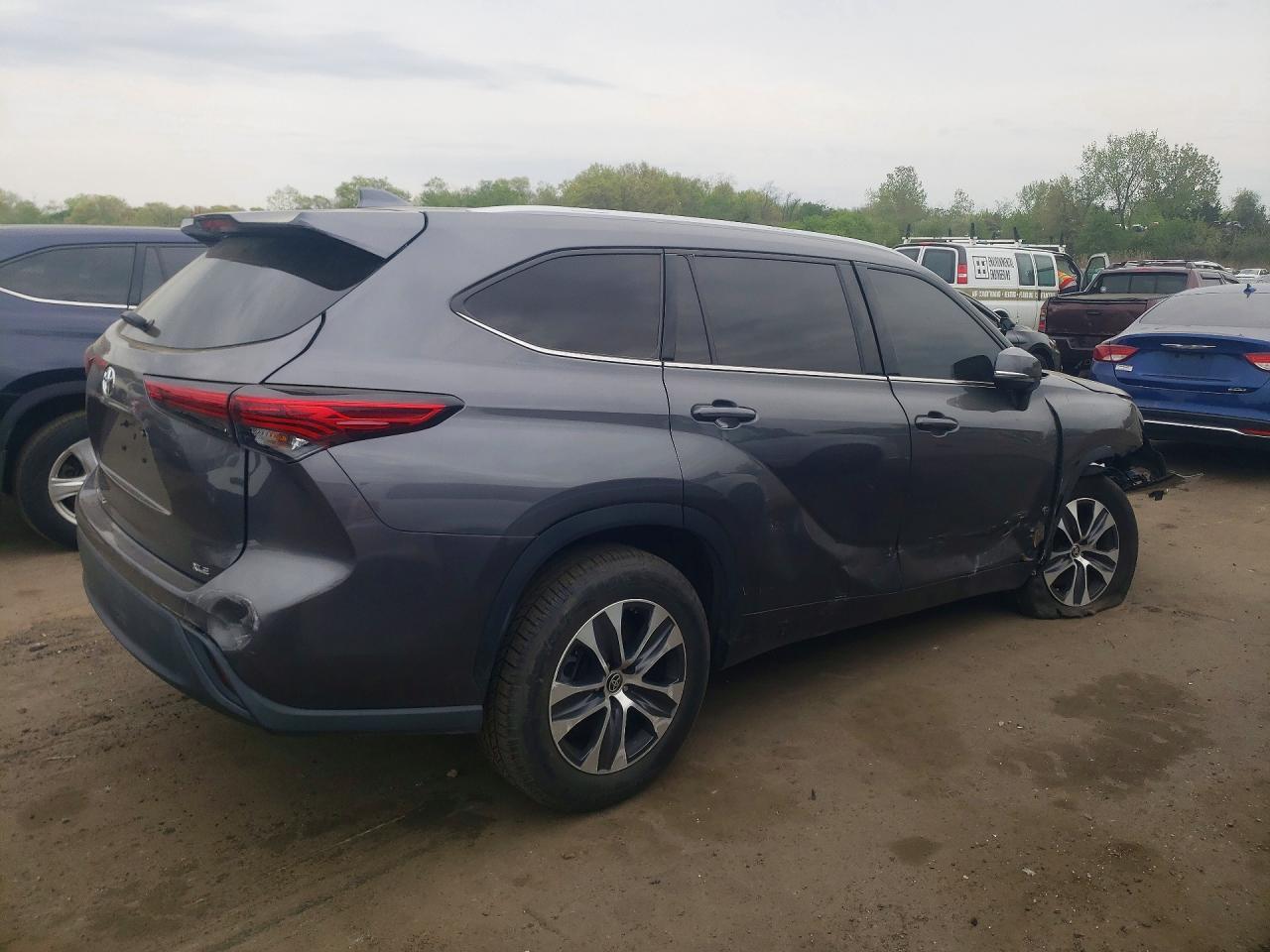 2022 TOYOTA HIGHLANDER