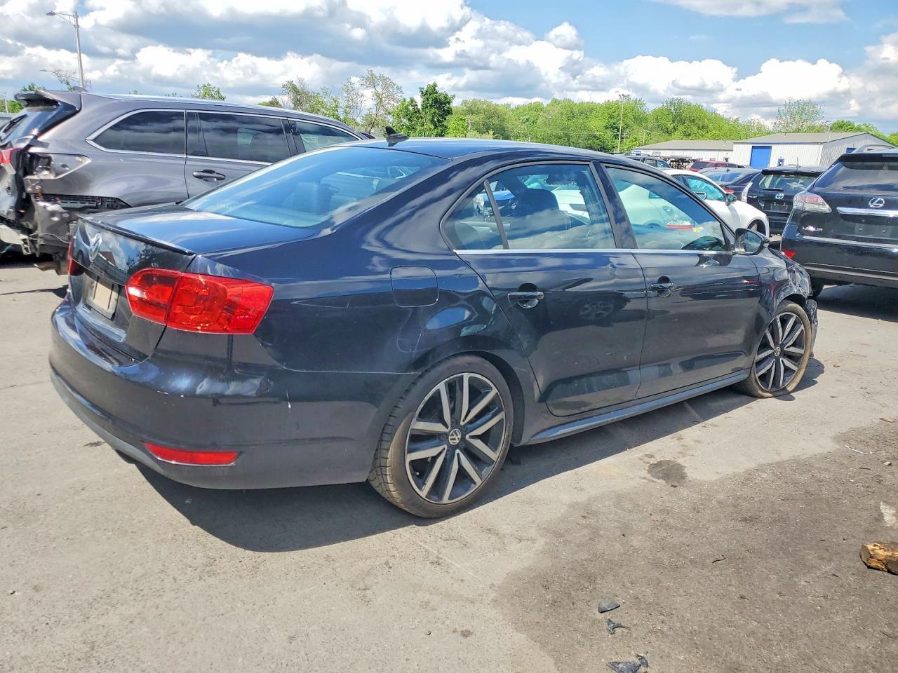 2013 VOLKSWAGEN JETTA
