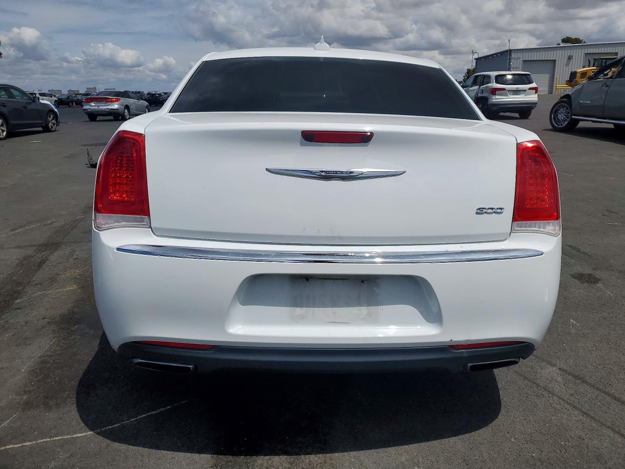 2016 CHRYSLER 300