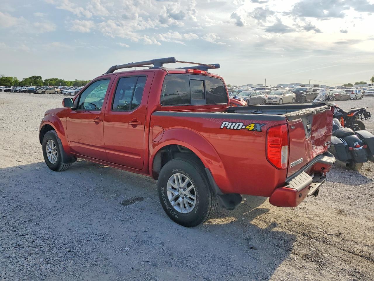 2017 NISSAN Frontier