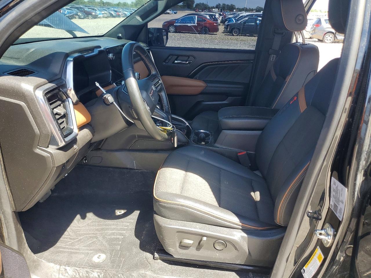 2024 GMC CANYON