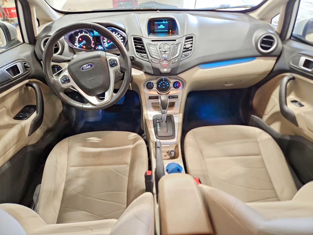 2015 FORD Fiesta