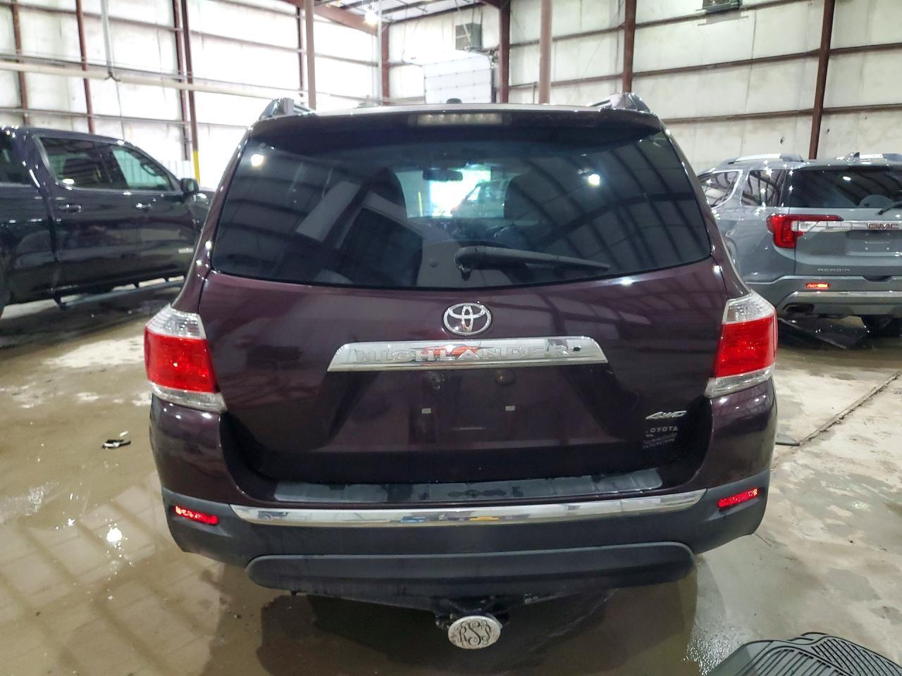 2011 TOYOTA HIGHLANDER