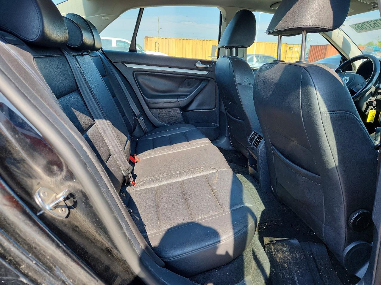 2010 VOLKSWAGEN JETTA