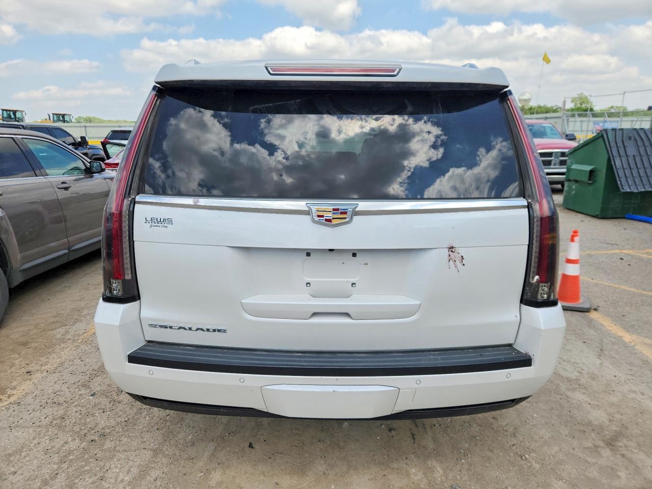2016 CADILLAC Escalade ESV