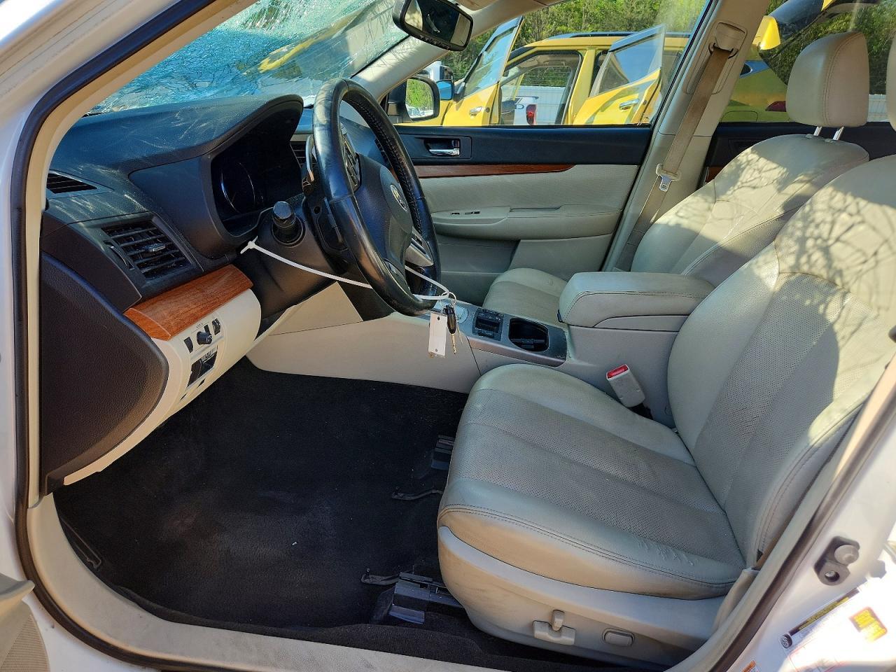 2013 SUBARU Outback