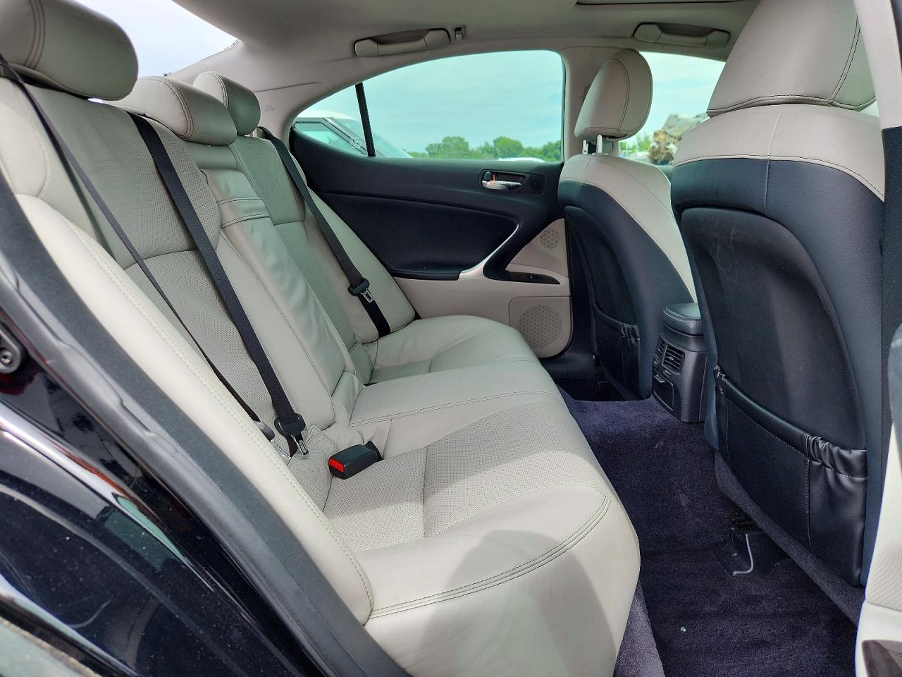 2011 LEXUS IS 250
