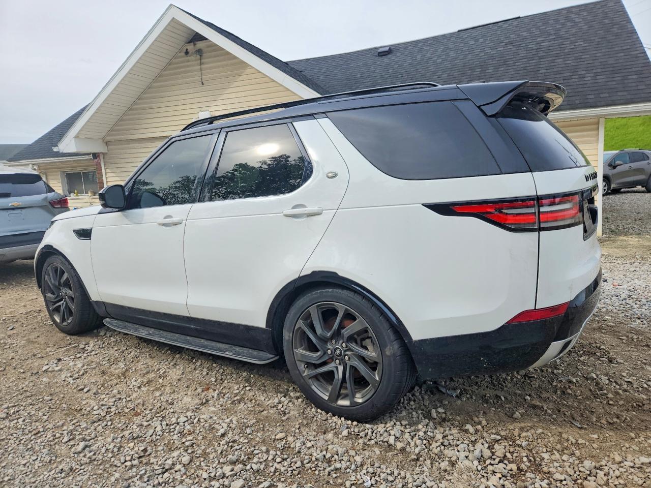 2018 LAND ROVER Discovery