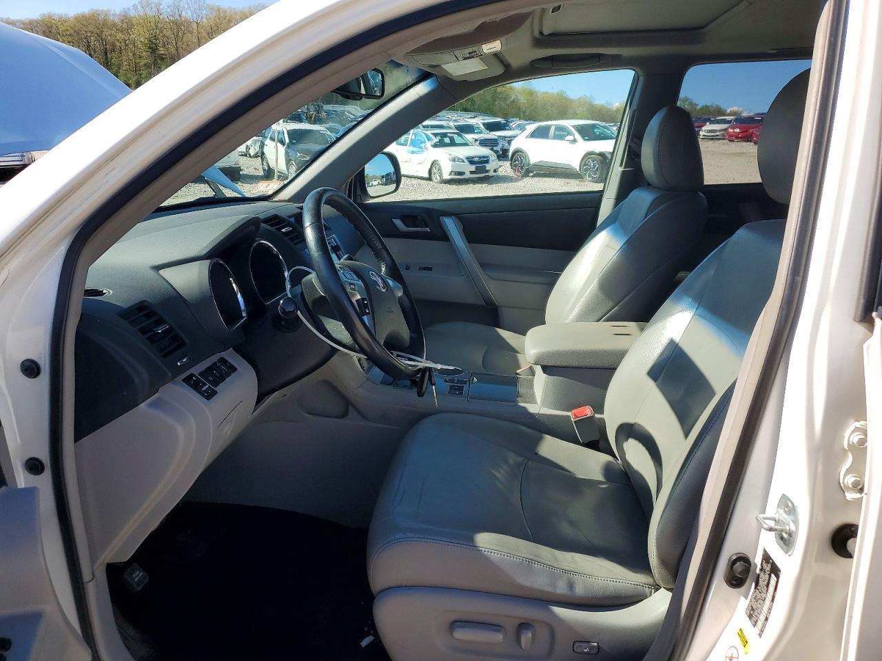 2013 TOYOTA HIGHLANDER