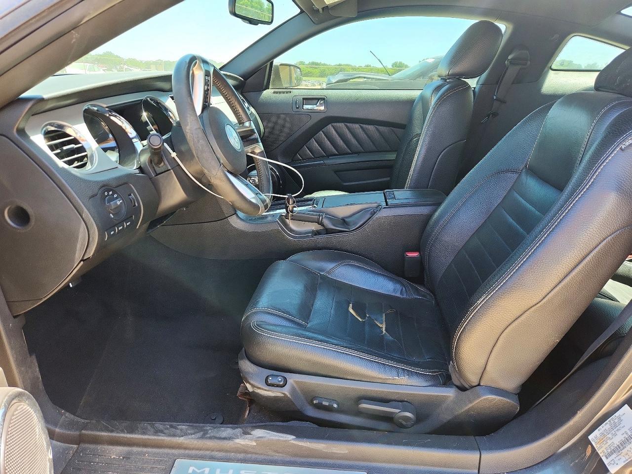 2011 FORD MUSTANG