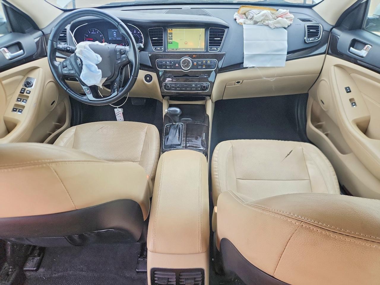 2016 KIA Cadenza