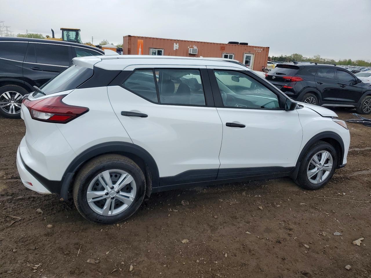 2025 NISSAN KICKS