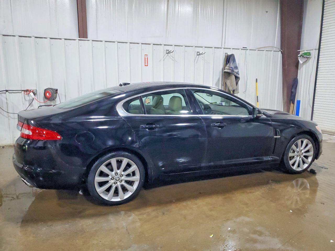 2011 JAGUAR XF