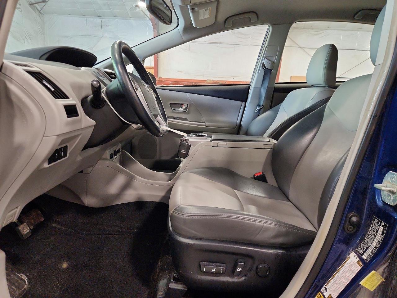 2017 TOYOTA PRIUS V