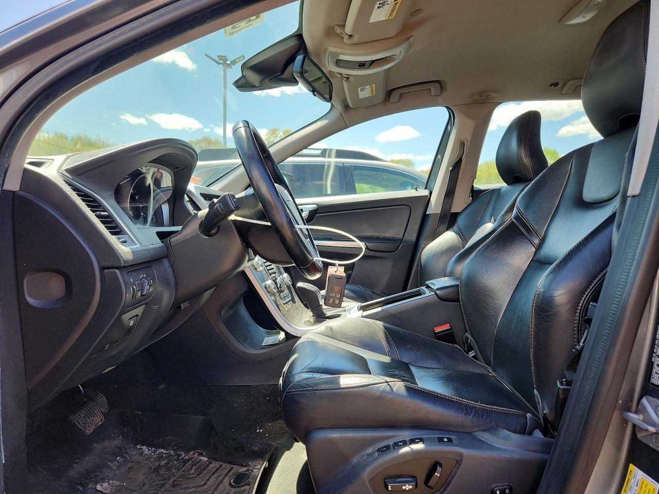 2017 VOLVO XC60