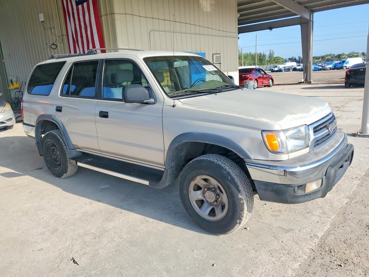 2000 TOYOTA 4Runner