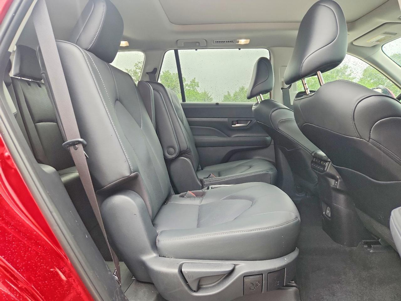 2026 TOYOTA HIGHLANDER