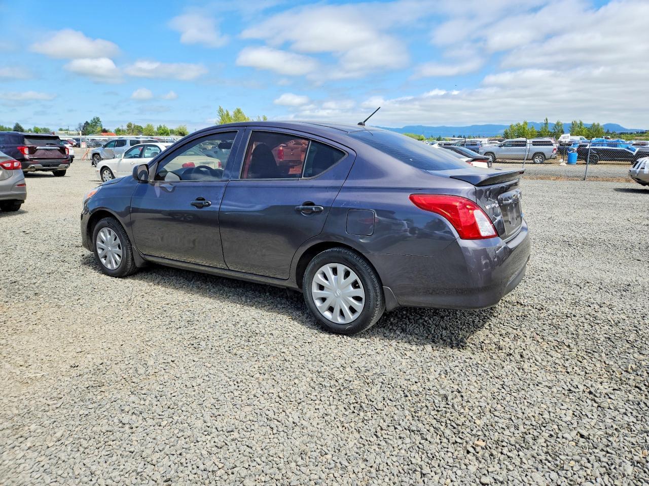 2015 NISSAN VERSA